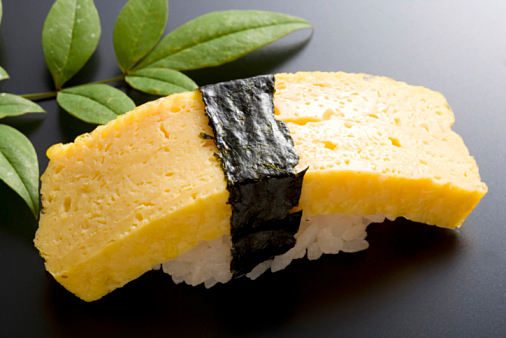 Egg sushi